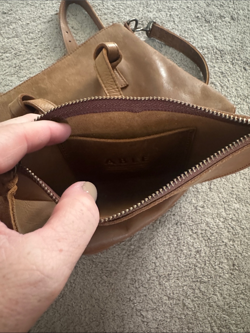 ABLE Leather Set - Picture 8 of 9